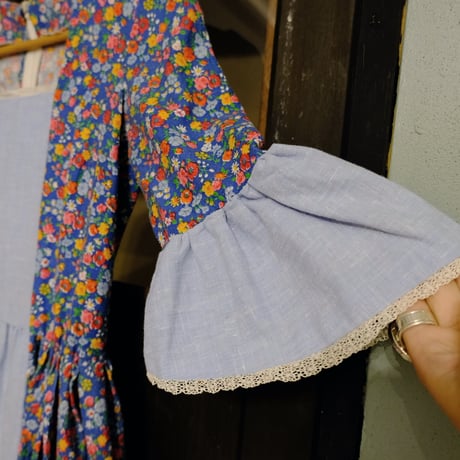 70s vintage bell sleeve dress