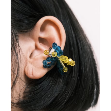 lili by SERI / beads flower ear cuff