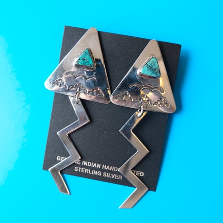 navajo / "⛰️☁️⚡️" pierce