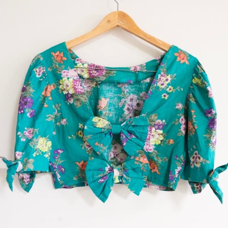 back ribbon flower print tops
