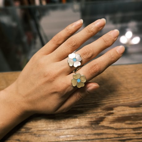 ZUNI flower ring / pink shell