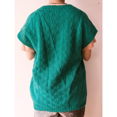 hand knit vest / green