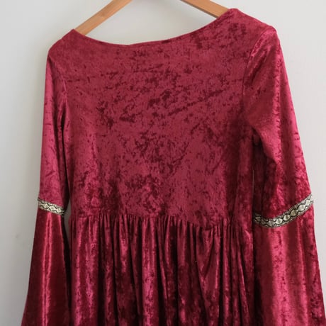 bell sleeve velours dress