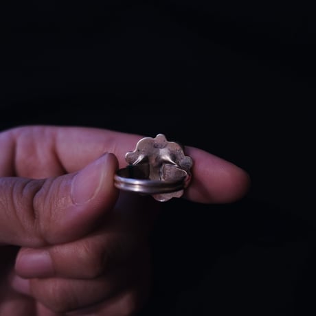 ZUNI / flower ring / pink shell (big)