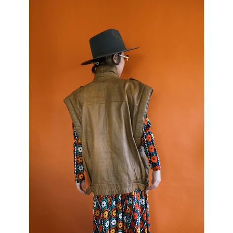 leather big vest / camel