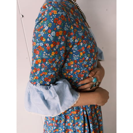70s vintage bell sleeve dress