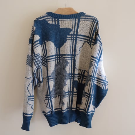 design knit / blue × white