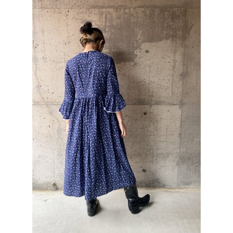 70s bell sleeve flower print dress