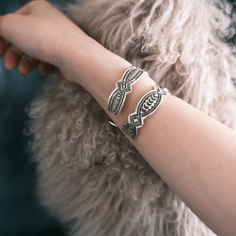 navajo "Arnold Blackgoat" / stamp work bangle