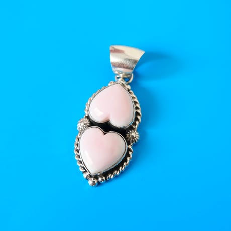 navajo / "heart" pendant top / conch shell