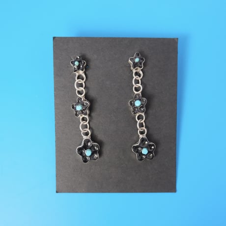 ZUNI / flower pierce