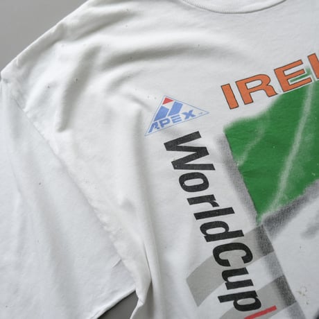 90s old print tee / white