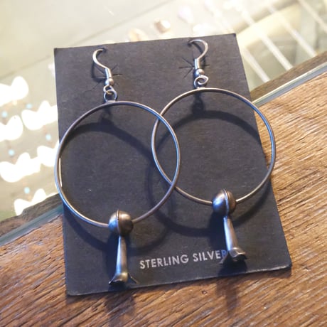 navajo / squash blossom hoop pierce