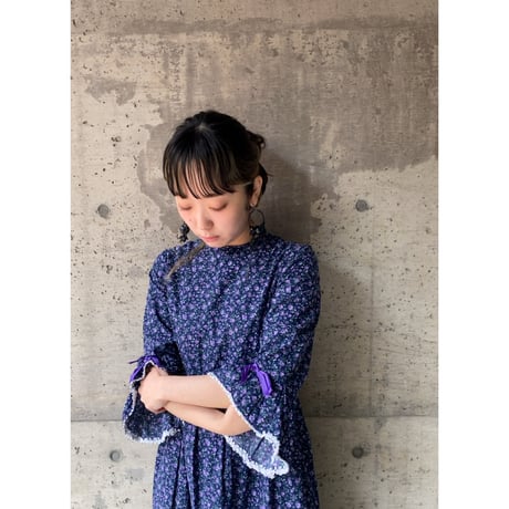 70s bell sleeve flower print dress
