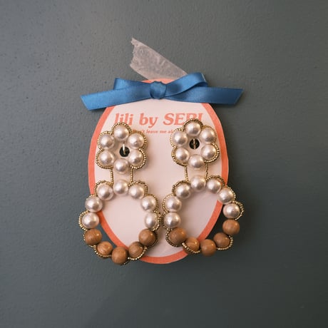 lili by seri / fuchidori perl / earring