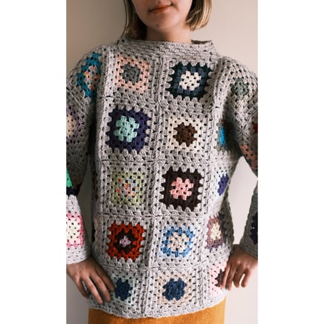 granny square bottleneck knit / gray