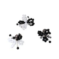 lili by SERI / beads flower ear cuff