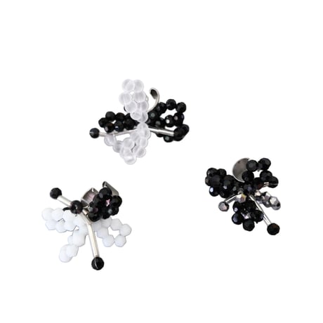 lili by SERI / beads flower ear cuff