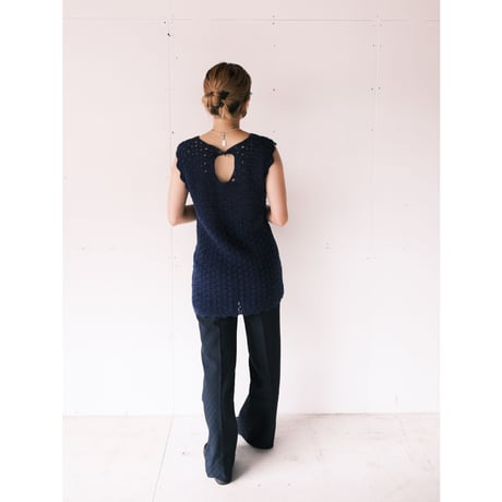 hand knit vest with pins / navy