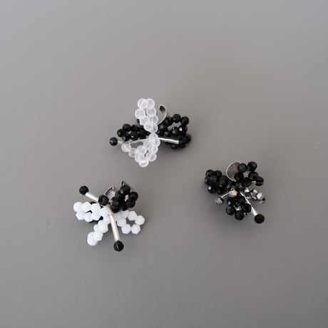 lili by SERI / beads flower ear cuff