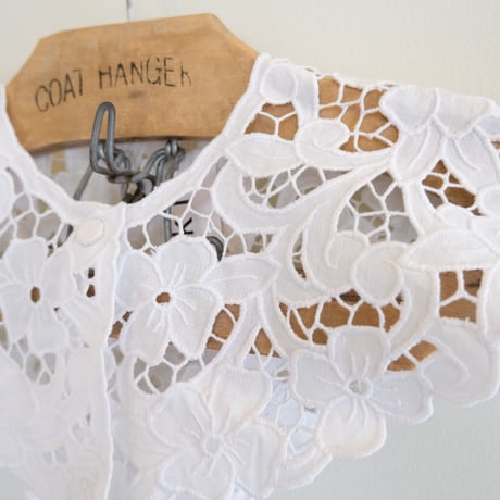 lace collar