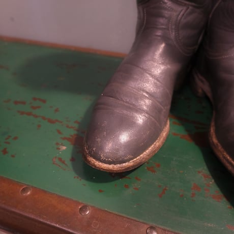 Justin / gray boots