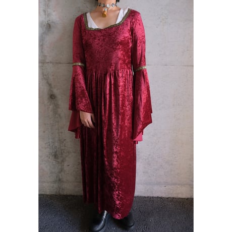 bell sleeve velours dress
