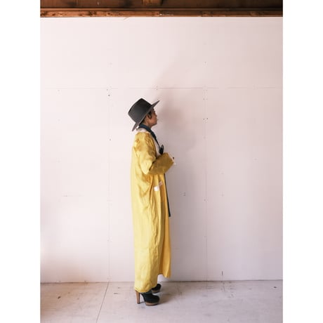 plain china gown / yellow