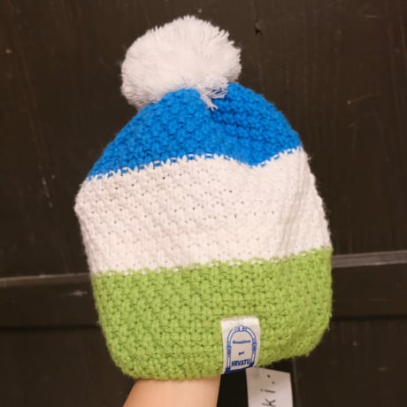 pon pon knit cap