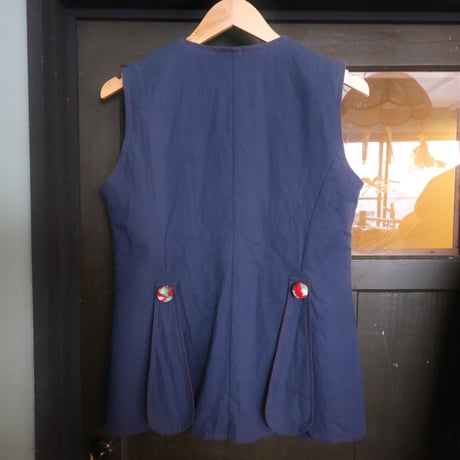 unknown / "pon pon"vest