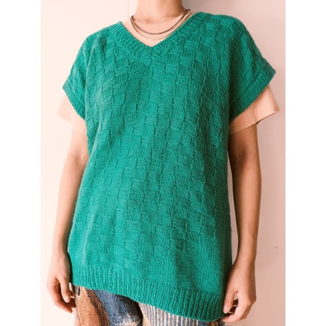 hand knit vest / green