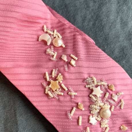 "繕う" collaboration beads embroidery necktie "magical pink"