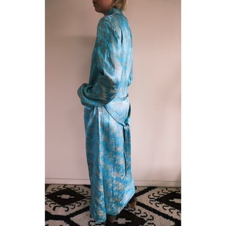 china gown / blue