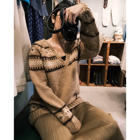 V-neck knit