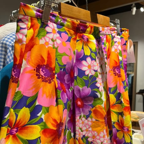 flower print skirt