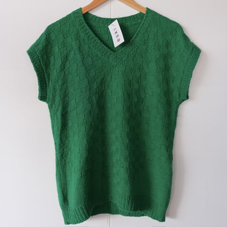 hand knit vest / green