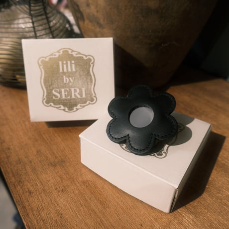 lili by SERI / silhouette series / flower ring