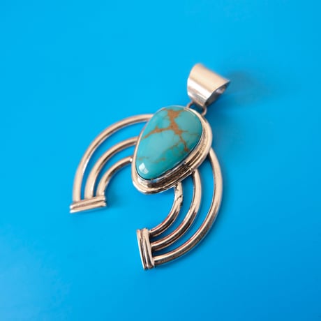 navajo / naja pendant top