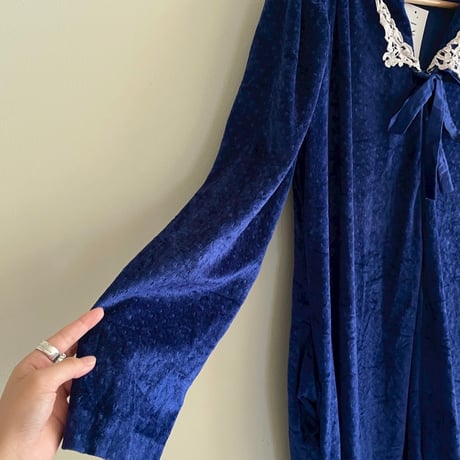velours dress with lace