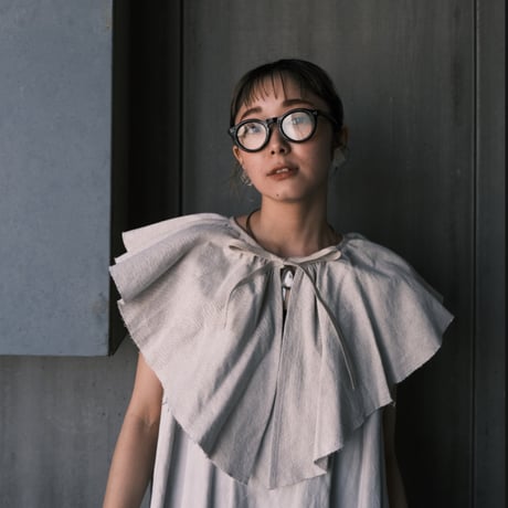 eski. original frill collar