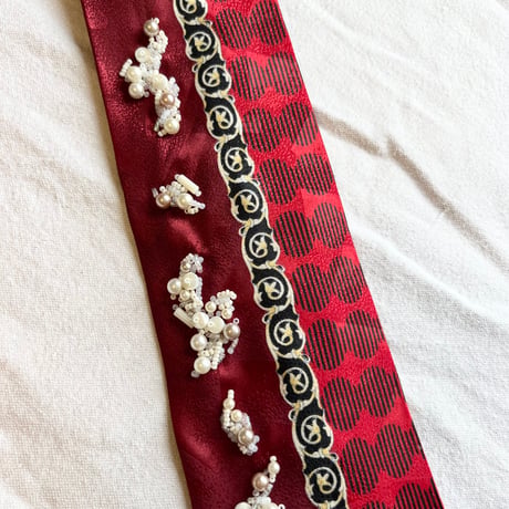 "繕う" collaboration beads embroidery necktie "tubutubu × red"