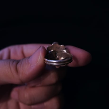 ZUNI / flower ring / pink shell (big)
