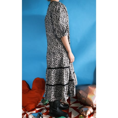 monotone S/S dress