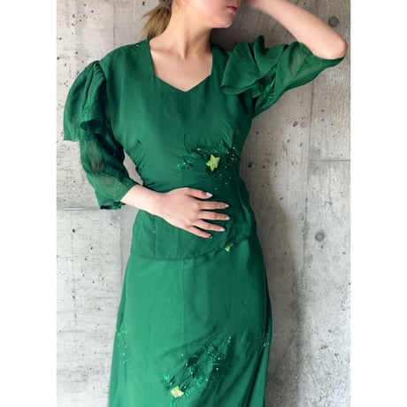 embroidery green dress