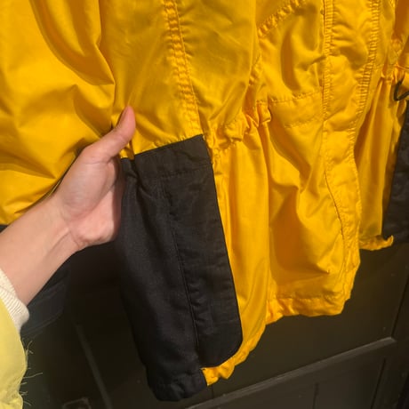 Columbia / nylon jacket