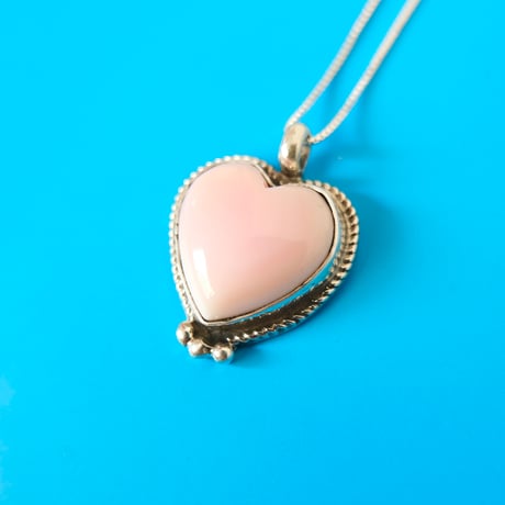 navajo / "heart" necklace / conch shell