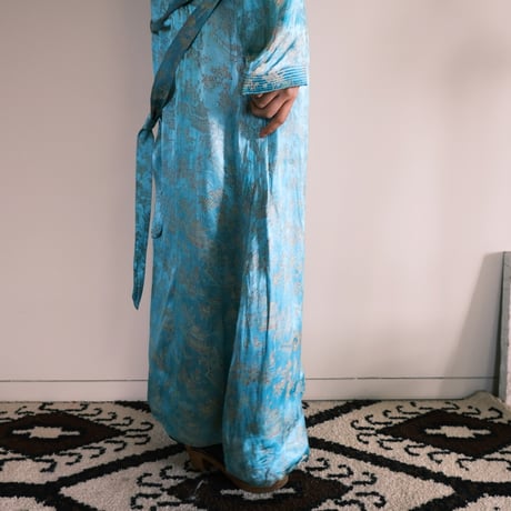 china gown / blue