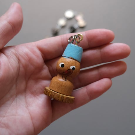 eski. original shell chain necklace "wood doll"