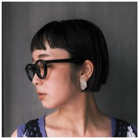 "石" の耳飾り