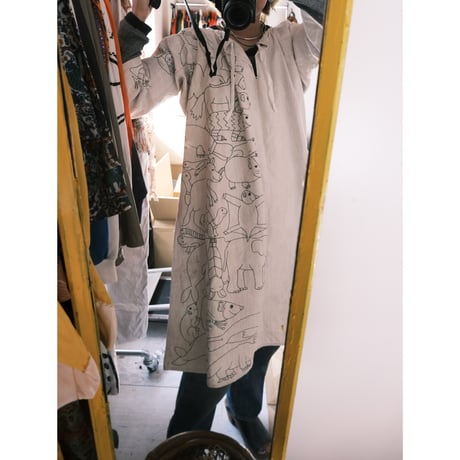 eski. × 画楽 / antique linen smock / animal